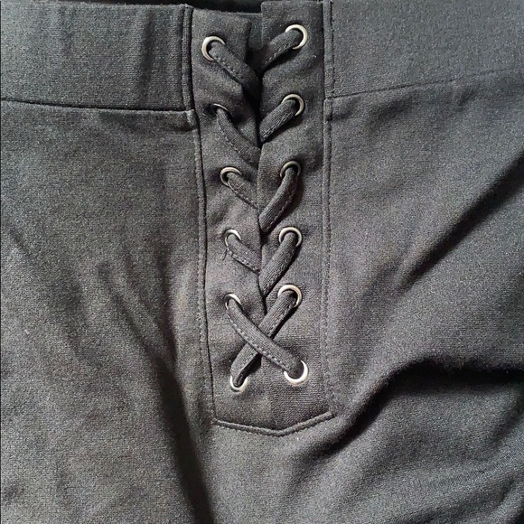 Forever 21 Black Mini Skirt - Picture 3 of 4